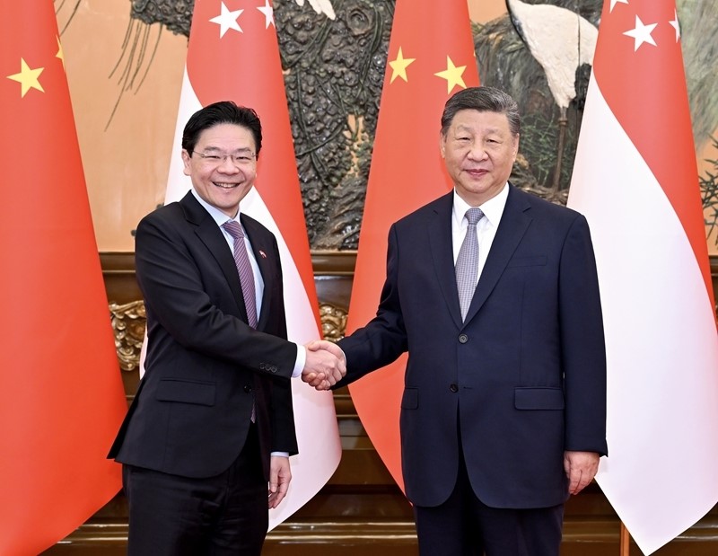 习近平会见新加坡总理.jpg